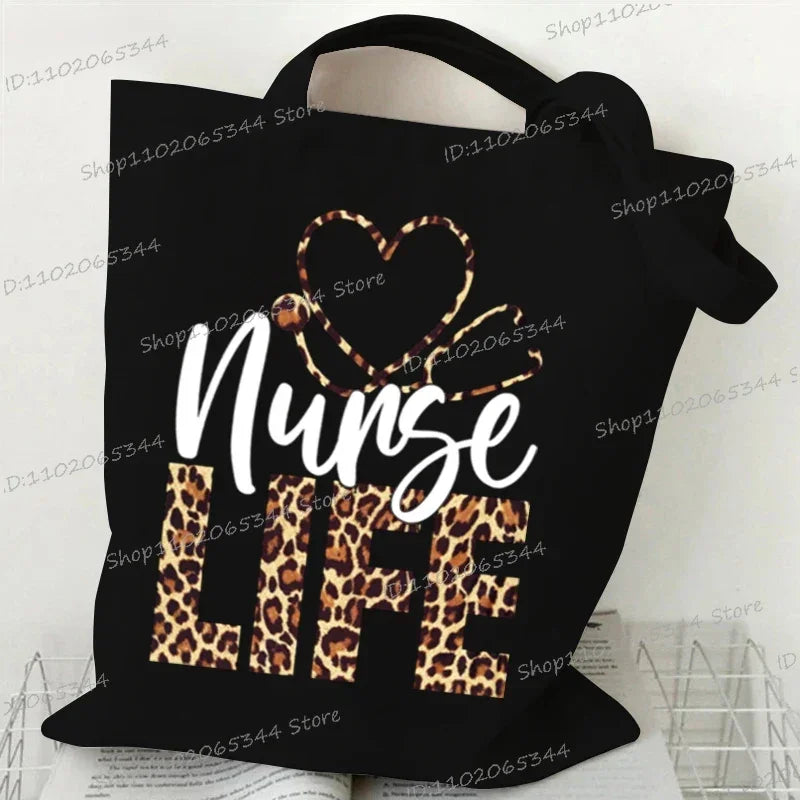 Sac cabas en toile motif infirmière – 35 × 40 cm